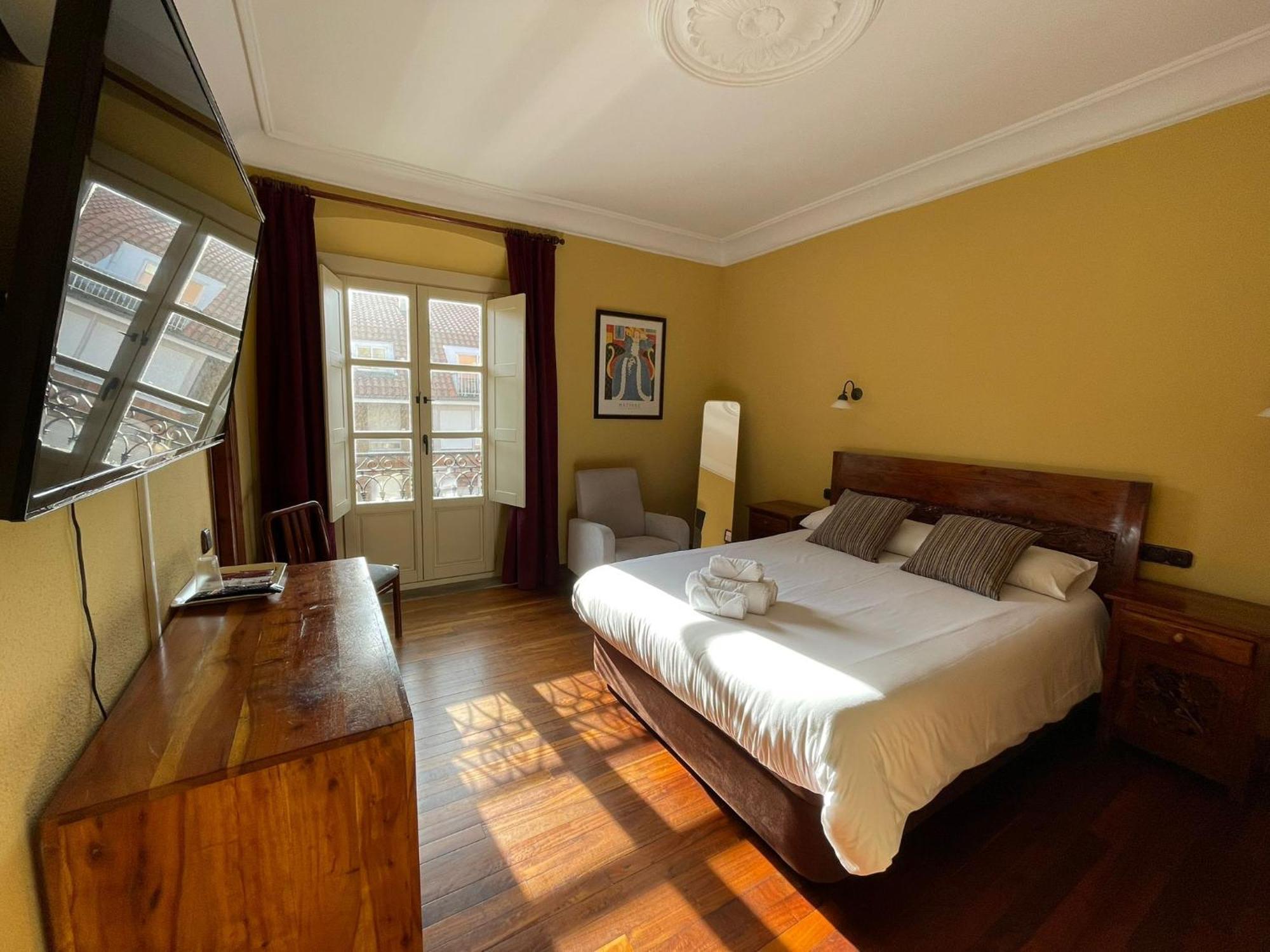 Hostal Esmeralda Comillas Bagian luar foto