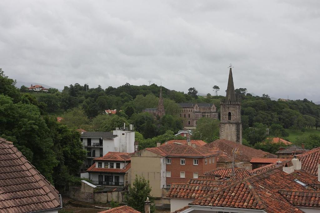 Hostal Esmeralda Comillas Ruang foto