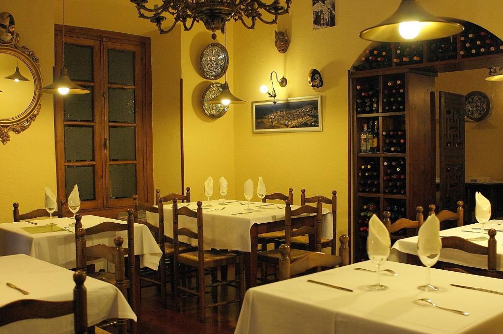 Hostal Esmeralda Comillas Bagian luar foto