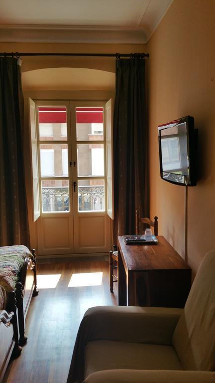 Hostal Esmeralda Comillas Bagian luar foto