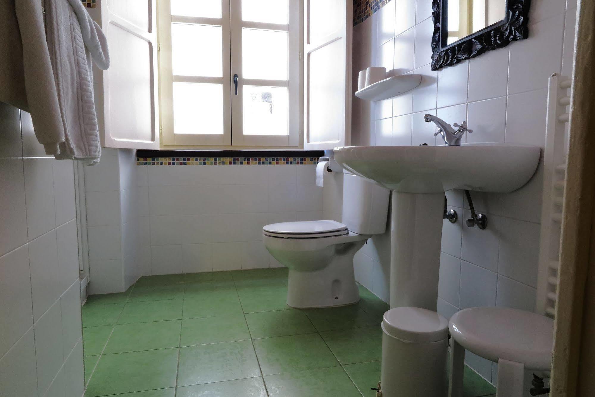 Hostal Esmeralda Comillas Bagian luar foto